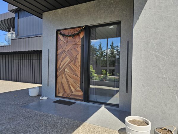 SR2900 - Sorrento Geometric Entrance Door